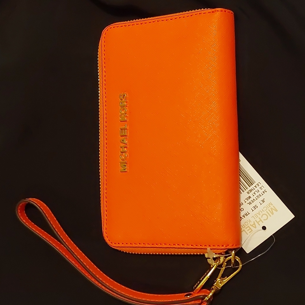 Michael Kors Large Flat Multi Function Phone Case Leather Clementine